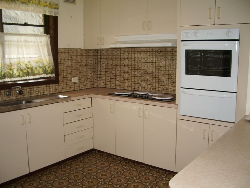 21 Holloway Grove, Swan Hill VIC 3585