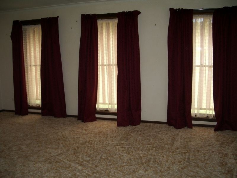 21 Holloway Grove, Swan Hill VIC 3585