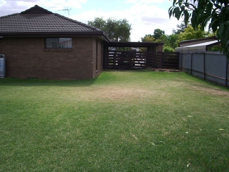 21 Holloway Grove, Swan Hill VIC 3585