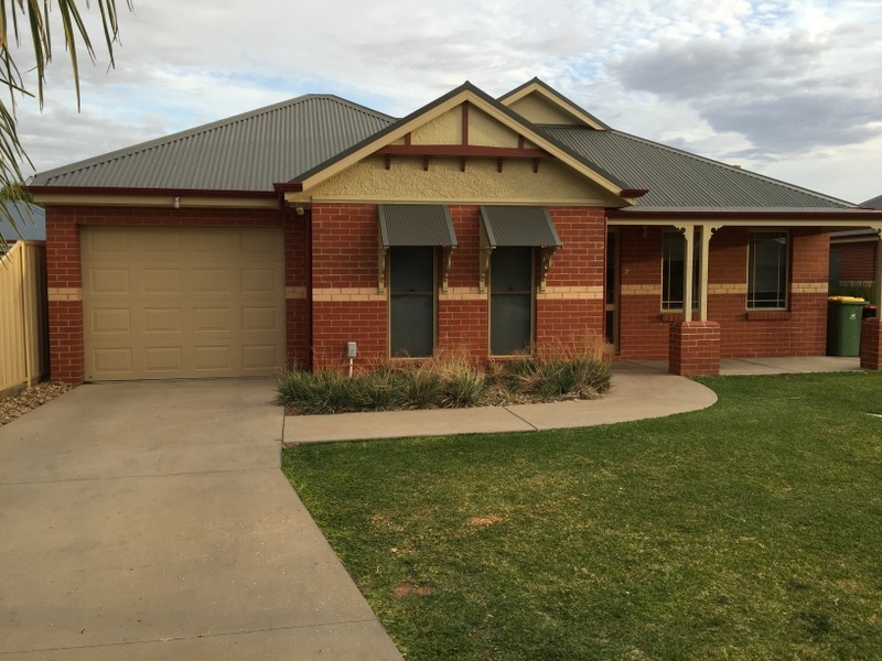 1/12 Melis Court, Swan Hill VIC 3585