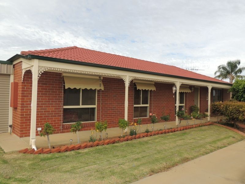 2/66 Poole Boulevard, Swan Hill VIC 3585