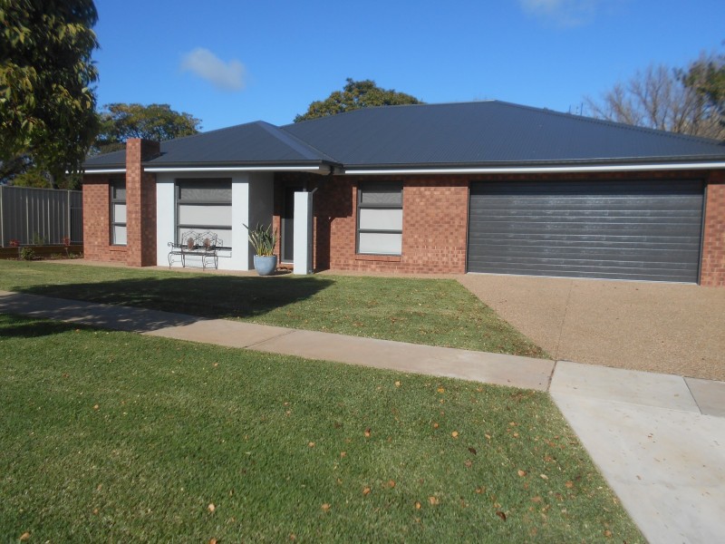 1B Kimberley Avenue, Swan Hill VIC 3585