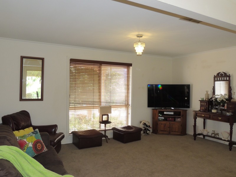 2/66 Poole Boulevard, Swan Hill VIC 3585