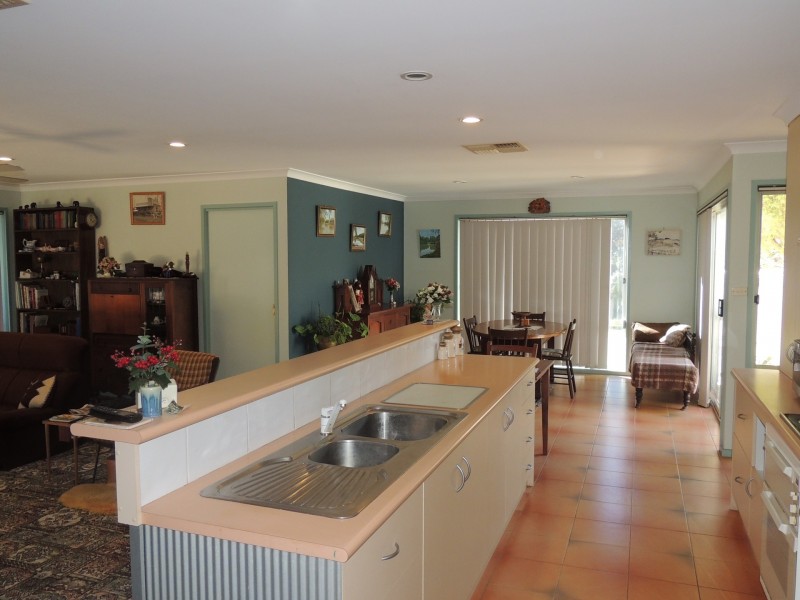 34 Poole Boulevard, Swan Hill VIC 3585