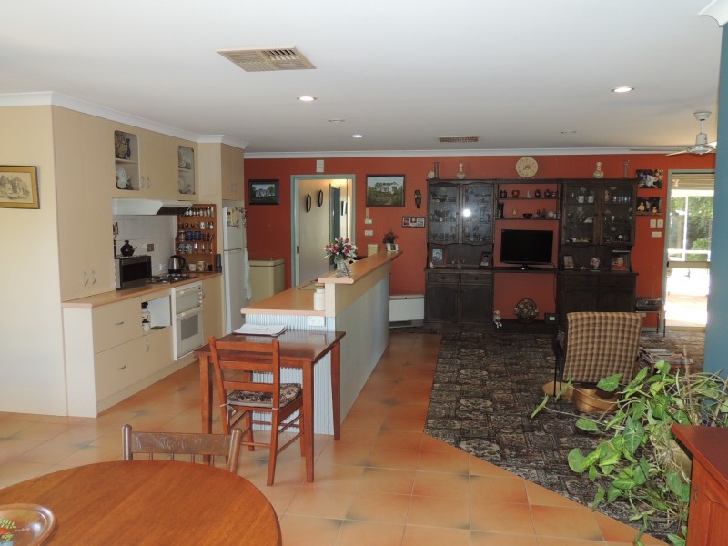 34 Poole Boulevard, Swan Hill VIC 3585