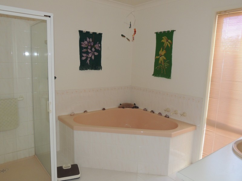 34 Poole Boulevard, Swan Hill VIC 3585