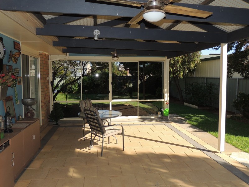 34 Poole Boulevard, Swan Hill VIC 3585