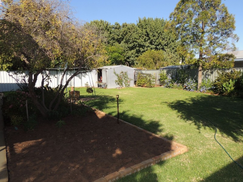 34 Poole Boulevard, Swan Hill VIC 3585