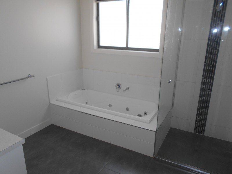 25 Boobialla Drive, Swan Hill VIC 3585