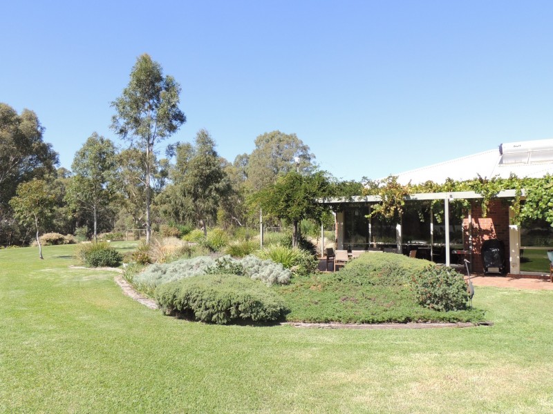 13 River Oaks Drive, Swan Hill VIC 3585