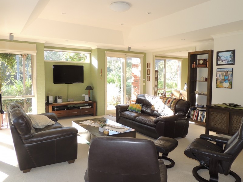 13 River Oaks Drive, Swan Hill VIC 3585