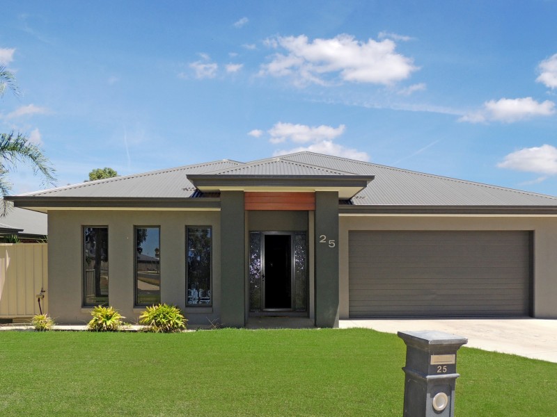 25 Boobialla Drive, Swan Hill VIC 3585