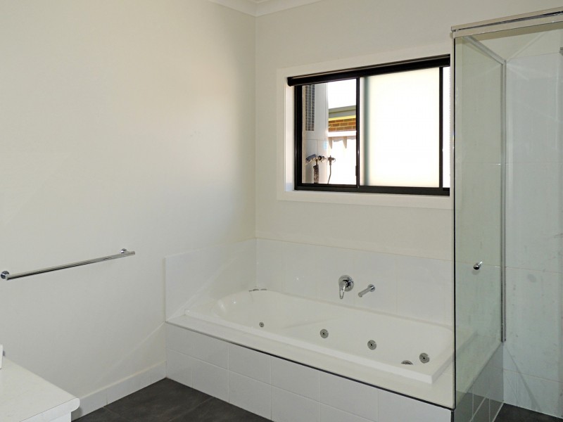 25 Boobialla Drive, Swan Hill VIC 3585