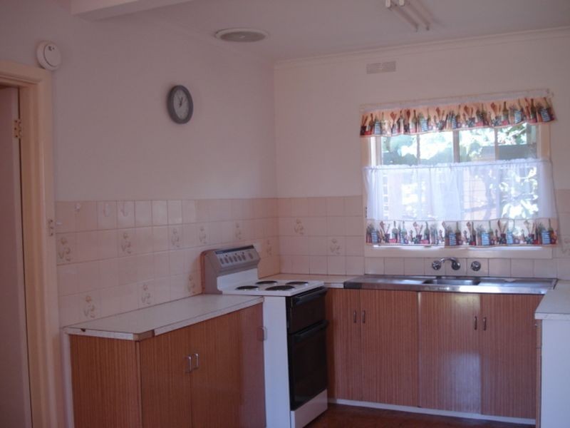 Unit 6/136 Stradbroke Avenue, Swan Hill VIC 3585