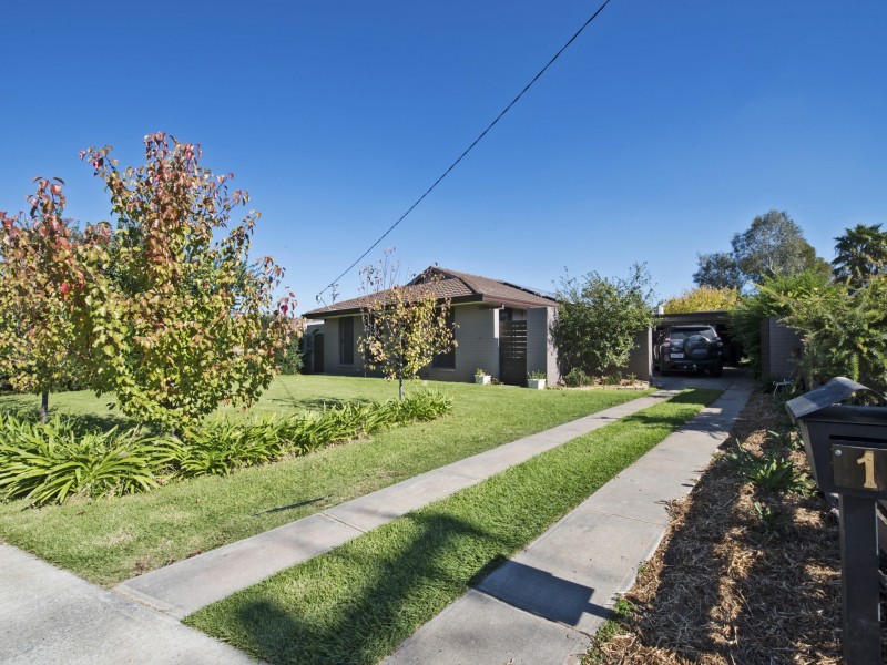 1 Mellor Grove, Swan Hill VIC 3585