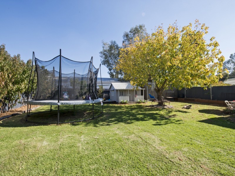 1 Mellor Grove, Swan Hill VIC 3585