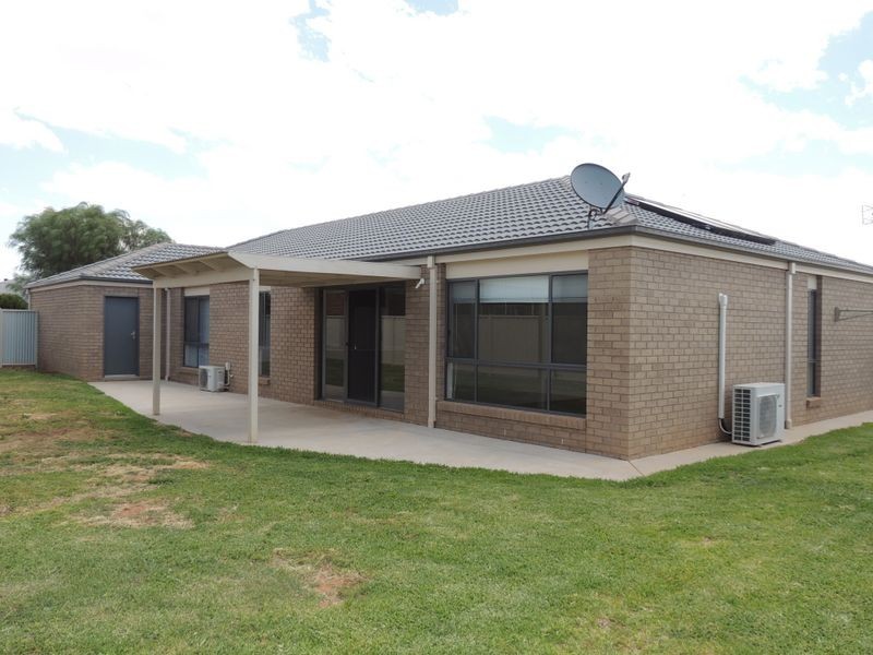 4 Cassia Way, Swan Hill VIC 3585