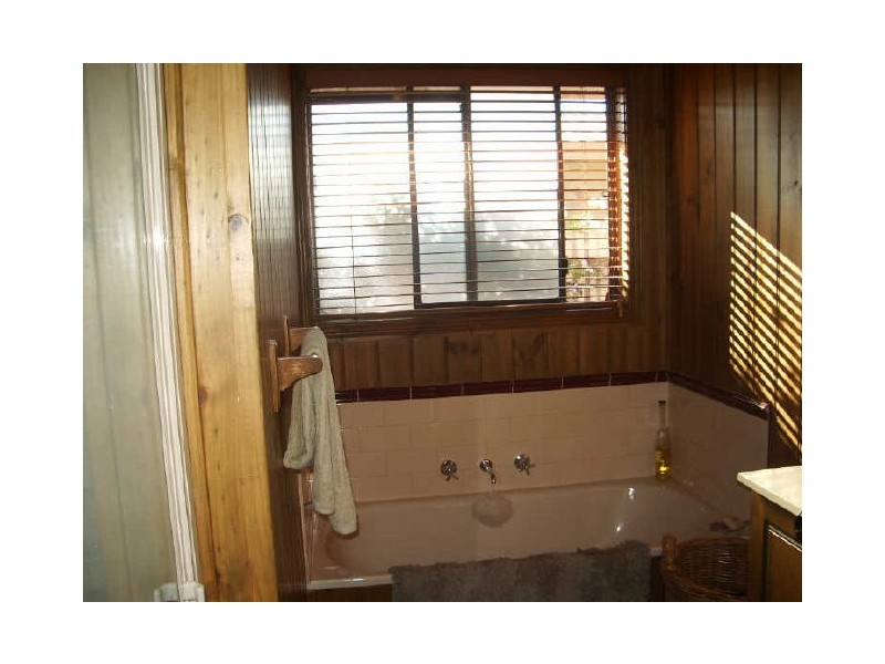 8 Adams Road, Swan Hill VIC 3585