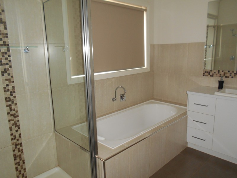 6 Heath Lane, Swan Hill VIC 3585