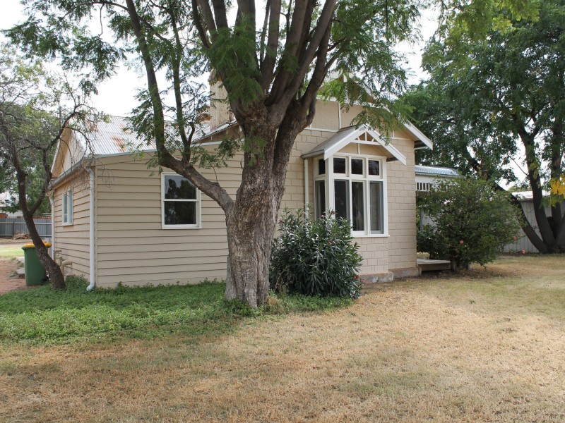 17 Murray Street, Lake Boga VIC 3584