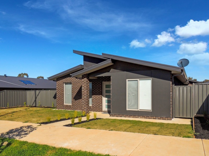 27 Tower Avenue, Swan Hill VIC 3585