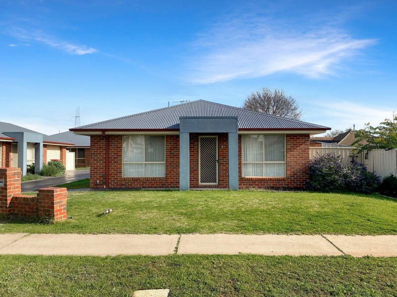 Unit 4/26 Dunstone Street, Swan Hill VIC 3585