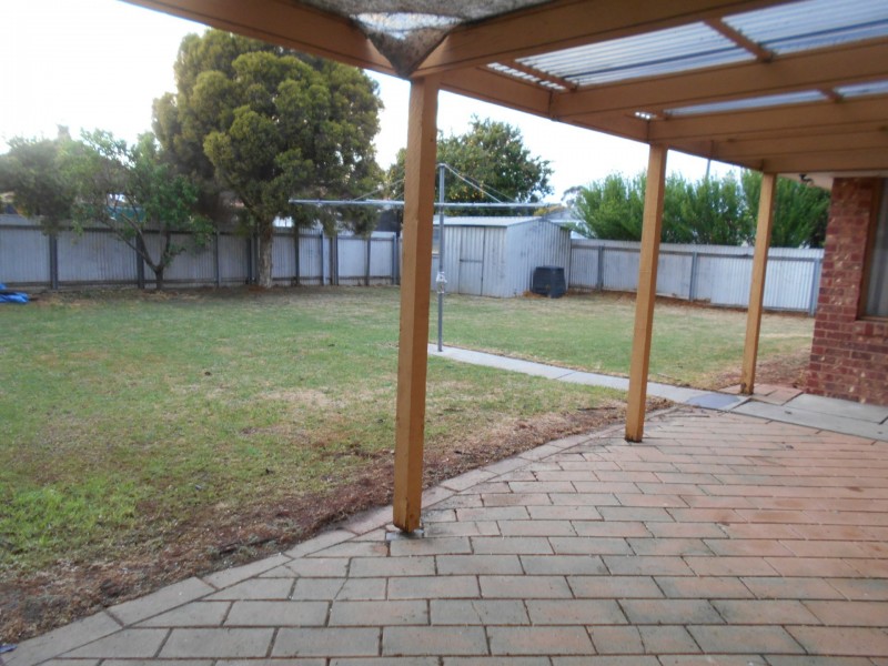 6 Livingston Court, Swan Hill VIC 3585