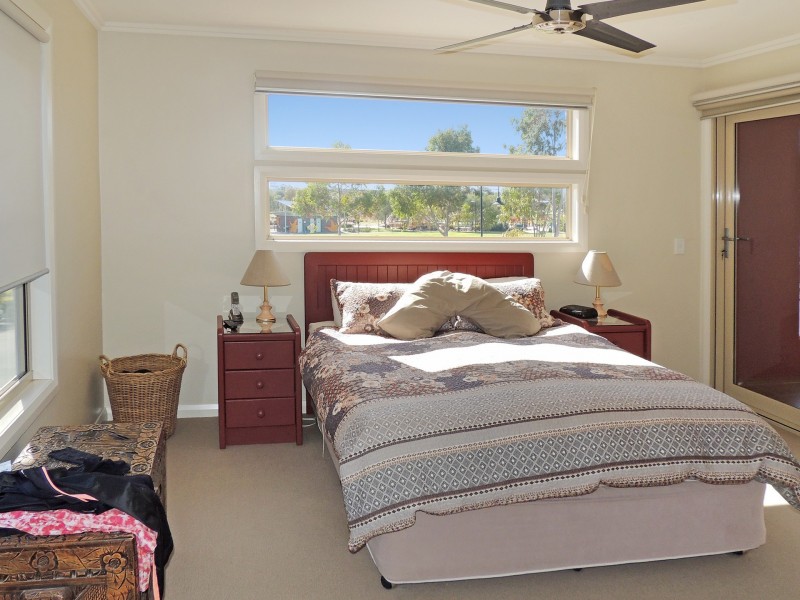 35 Parkside Avenue, Swan Hill VIC 3585