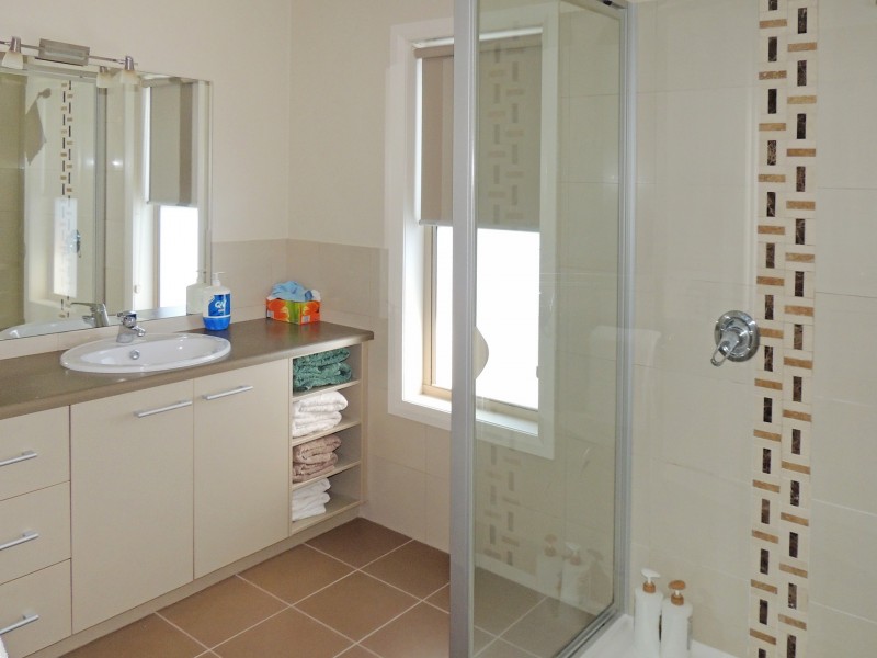 35 Parkside Avenue, Swan Hill VIC 3585