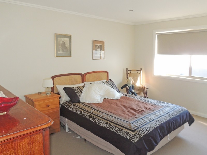 35 Parkside Avenue, Swan Hill VIC 3585
