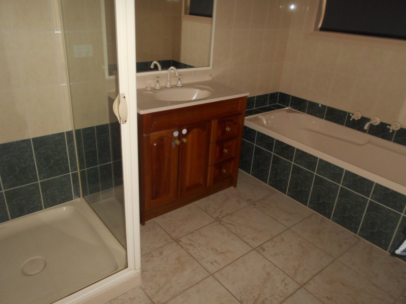 23 Adams Road, Swan Hill VIC 3585