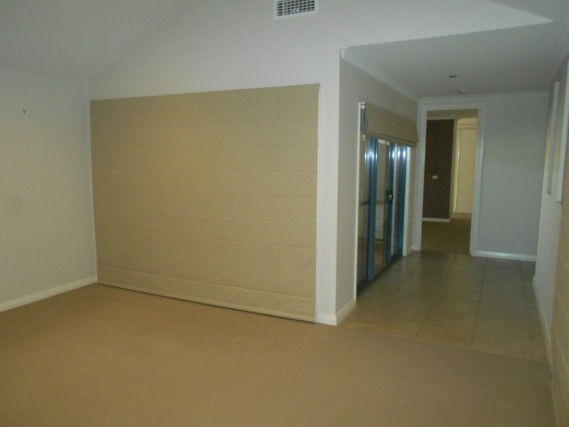 15 Melis Court, Swan Hill VIC 3585