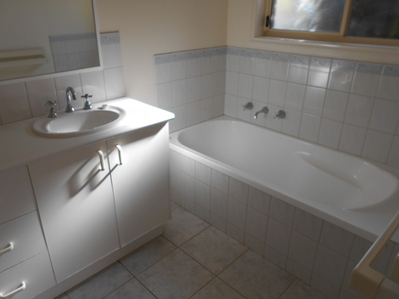 10 Currawong Court, Murray Downs NSW 3585