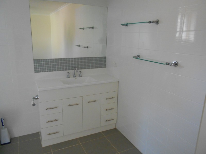 10 Currawong Court, Murray Downs NSW 3585