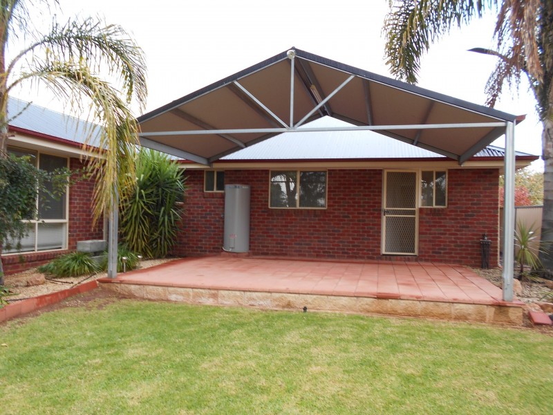 10 Currawong Court, Murray Downs NSW 3585