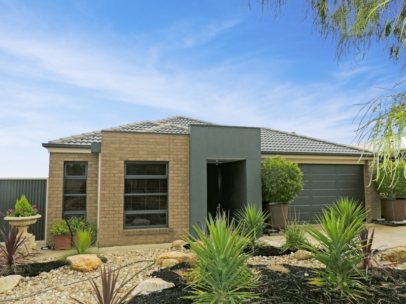 4 Cassia Way, Swan Hill VIC 3585