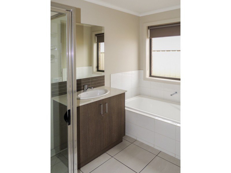4 Cassia Way, Swan Hill VIC 3585