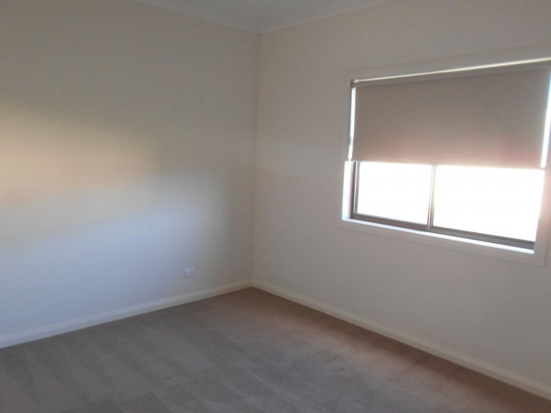 8 Saltbush Drive, Swan Hill VIC 3585