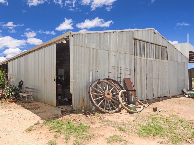 5229 Murray Valley Highway, Swan Hill VIC 3585