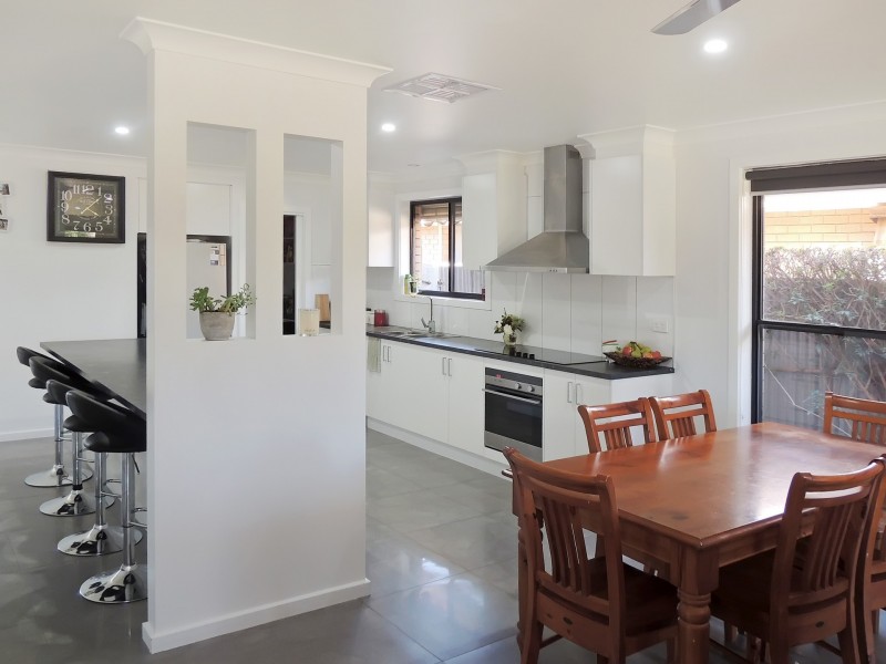 23 Mellor Grove, Swan Hill VIC 3585