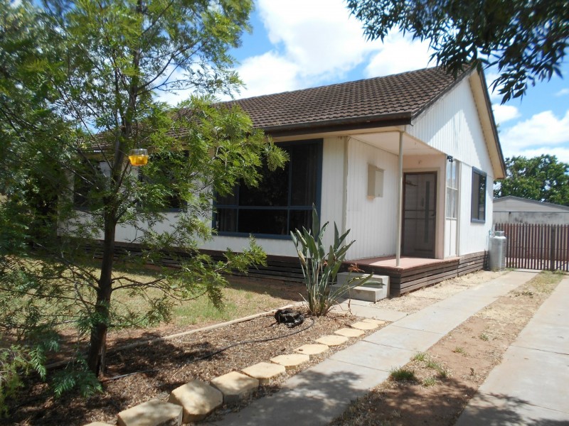 10 McAdam Court, Swan Hill VIC 3585