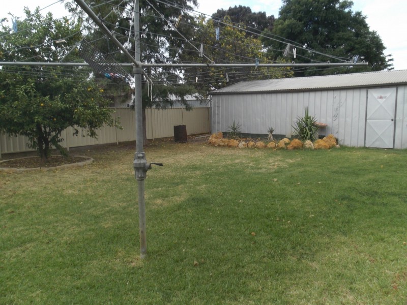 10 McAdam Court, Swan Hill VIC 3585