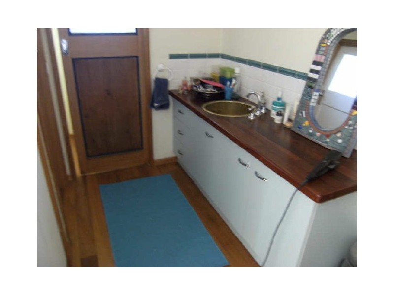 22 Algie Road, Wood Wood VIC 3596