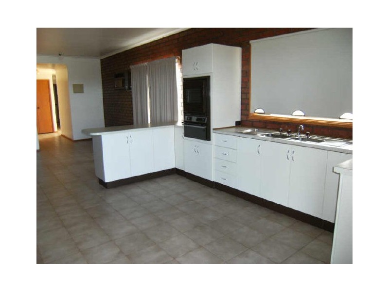 2/337 Lakeside Drive, Lake Boga VIC 3584