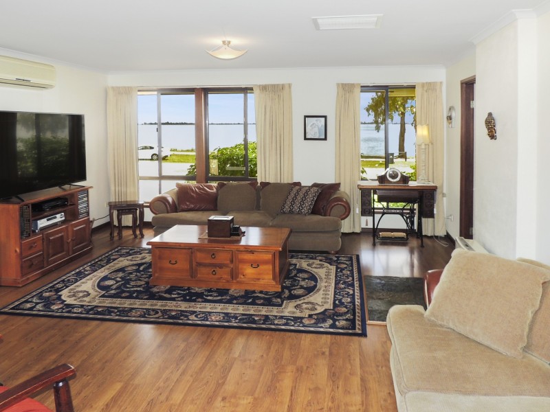 355 Lakeside Drive, Lake Boga VIC 3584