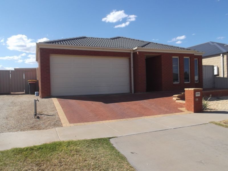28 Boree Drive, Swan Hill VIC 3585