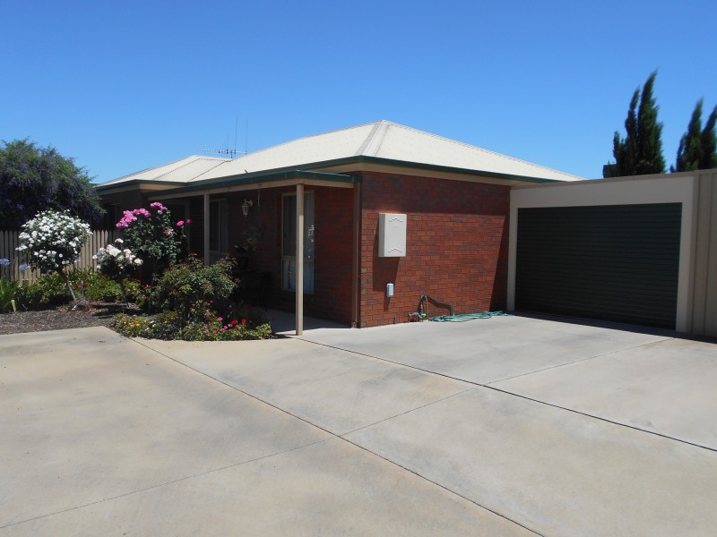 Unit 2/6 Cedar Court, Swan Hill VIC 3585