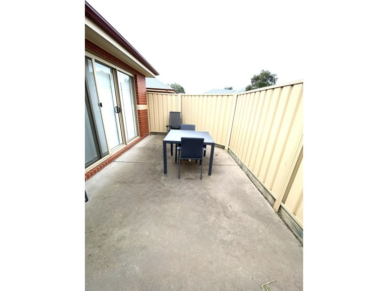 Unit 2/12 Melis Court, Swan Hill VIC 3585