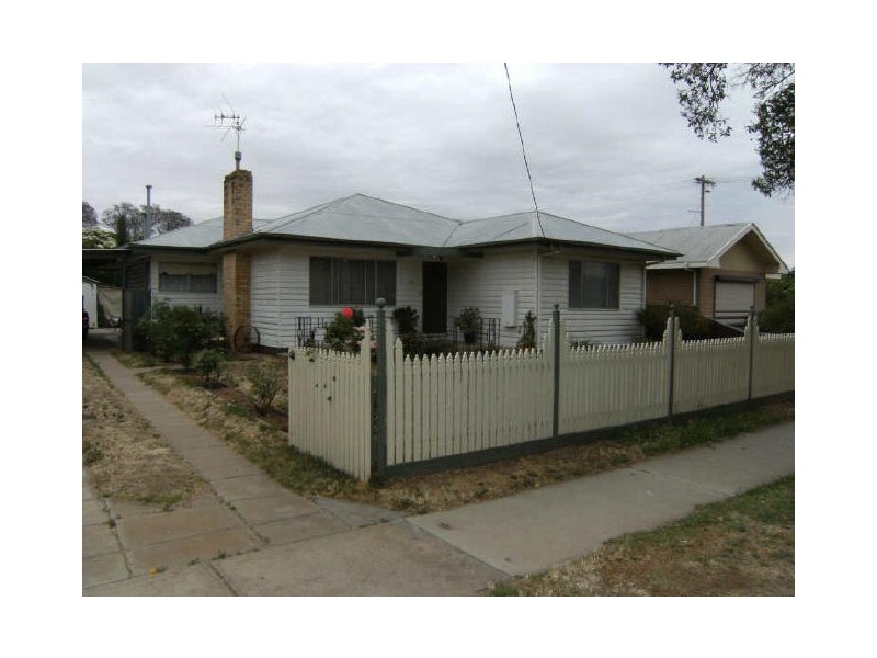 176 Stradbroke Avenue, Swan Hill VIC 3585