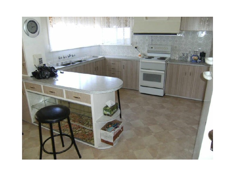 176 Stradbroke Avenue, Swan Hill VIC 3585